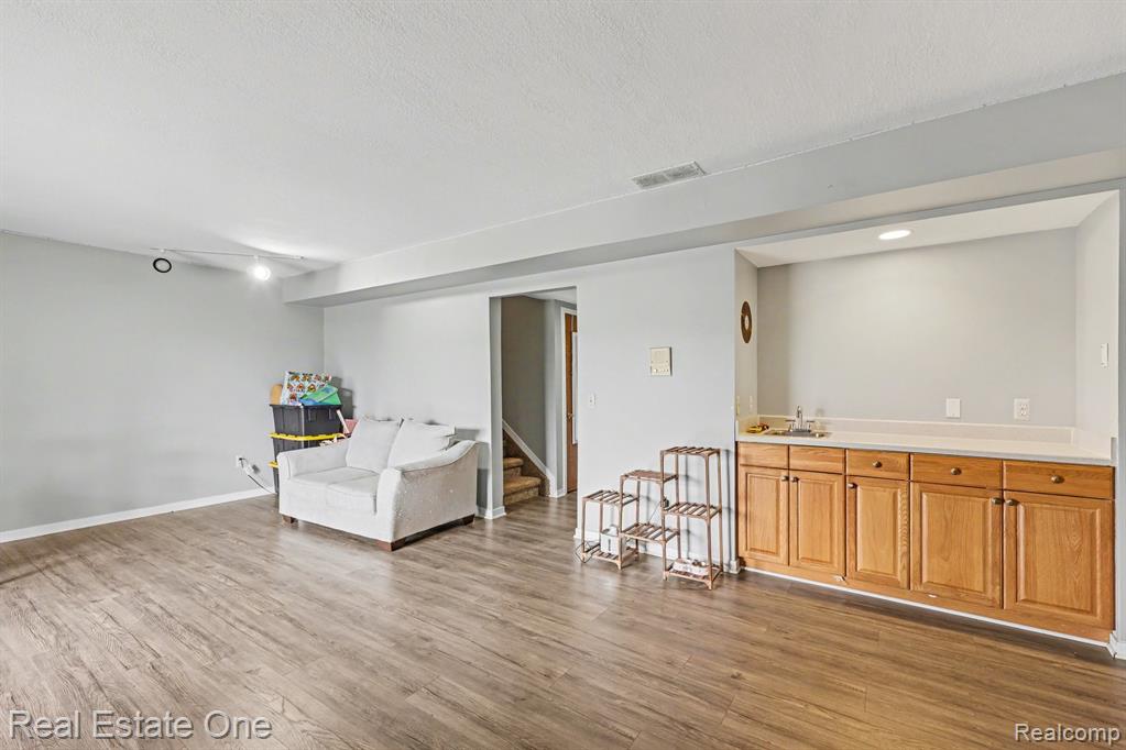 6892 Northcrest Way E, Clarkston, MI — Photo 22