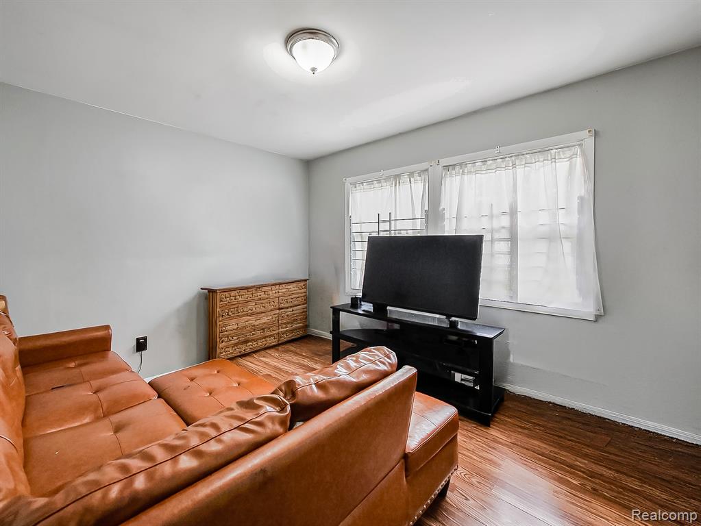 5936 Hillcrest Street, Grosse Pointe, MI 48236 — Photo 10