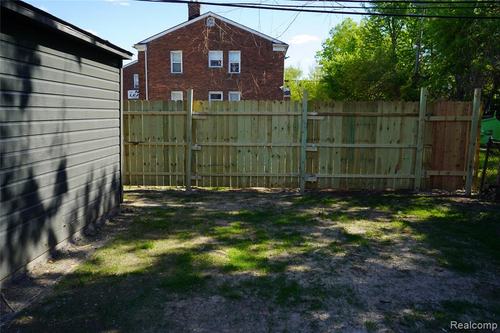 16047 W Chicago Street, Detroit, MI 48228 — Photo 35