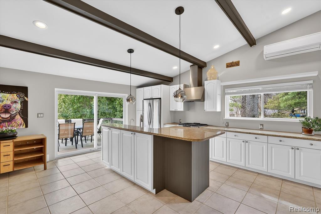 640 Sunset, White Lake, MI 48383 — Photo 17