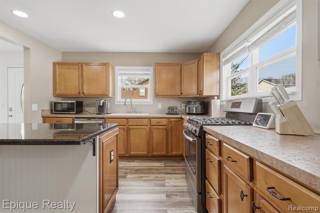 11605 Elmdale Road, Whitmore Lake, MI 48189 — Photo 12