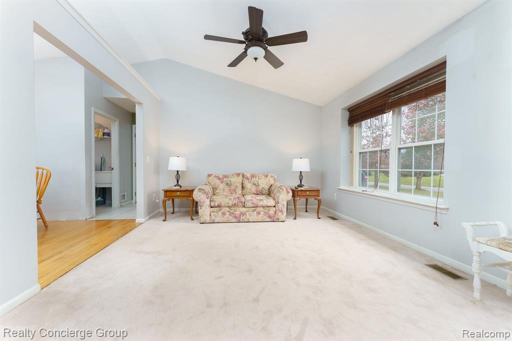 10065 REDHAWK, Perry, MI 48872 — Photo 4