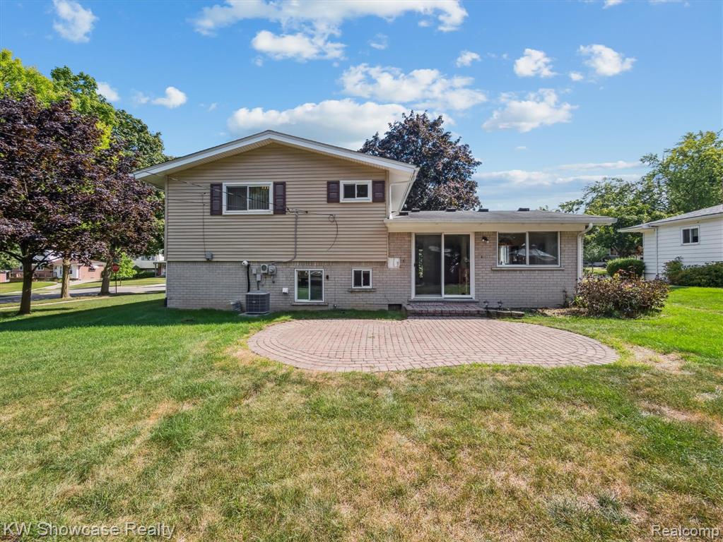 714 Sweetbriar, Milford, MI 48381 — Photo 34