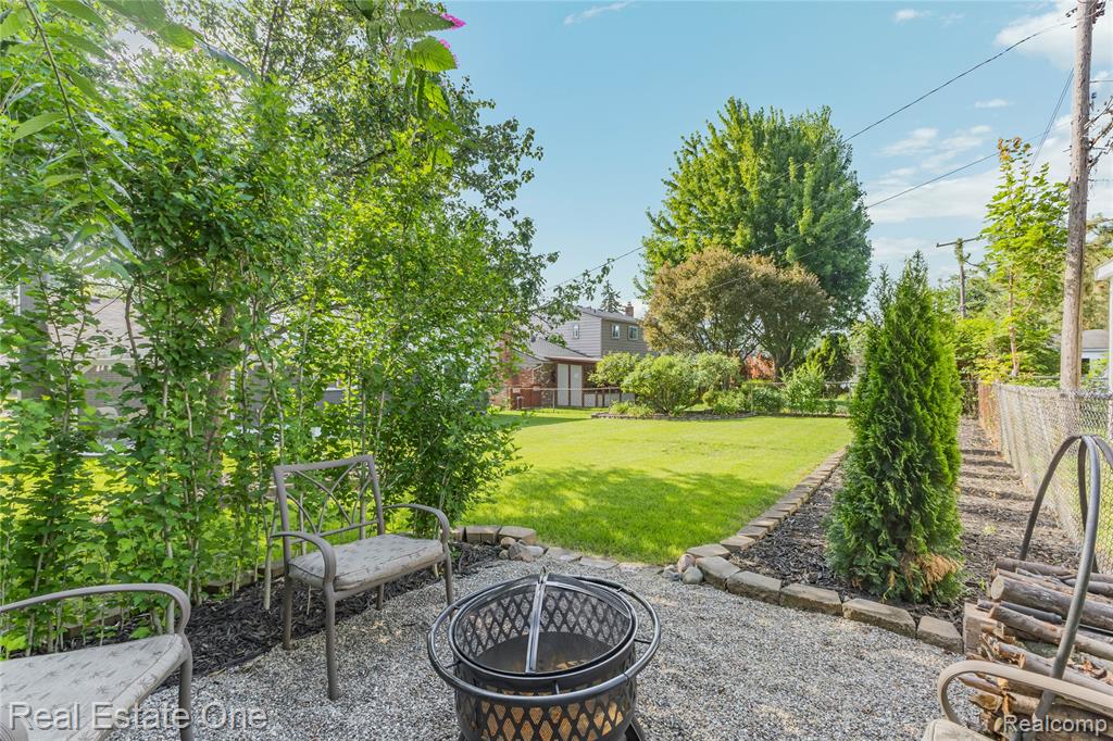 5011 Thorncroft Avenue, Royal Oak, MI 48073 — Photo 57