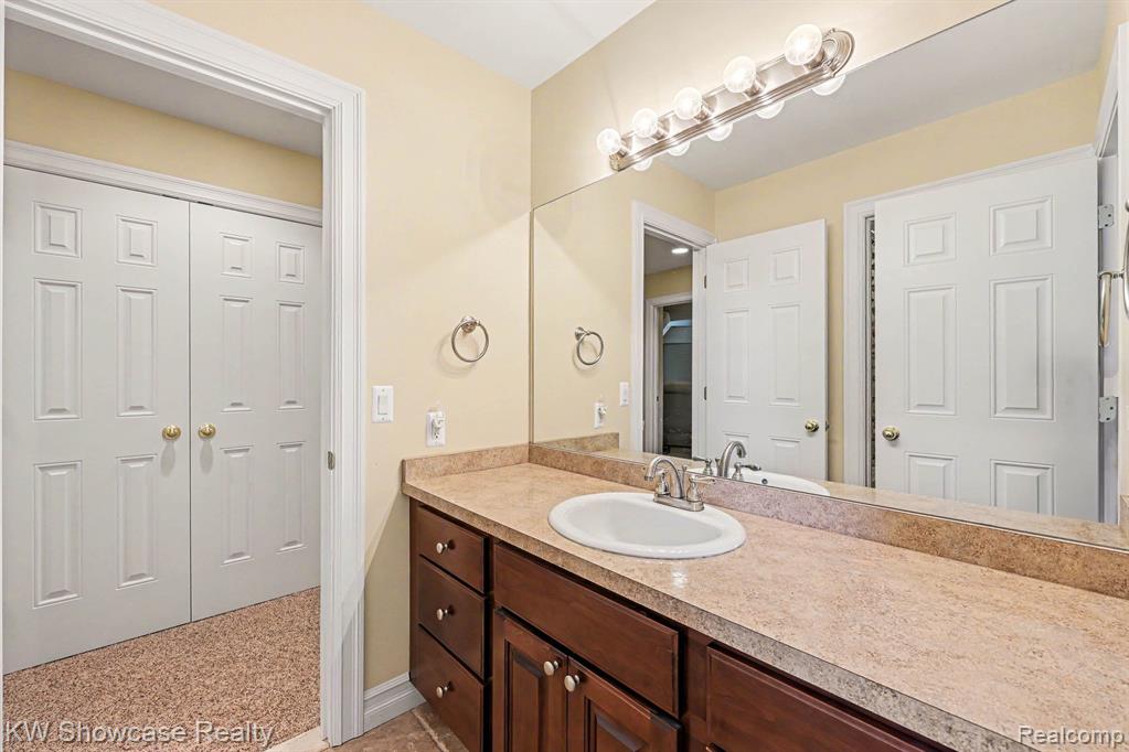 47955 Andover Drive, Novi, MI — Photo 33
