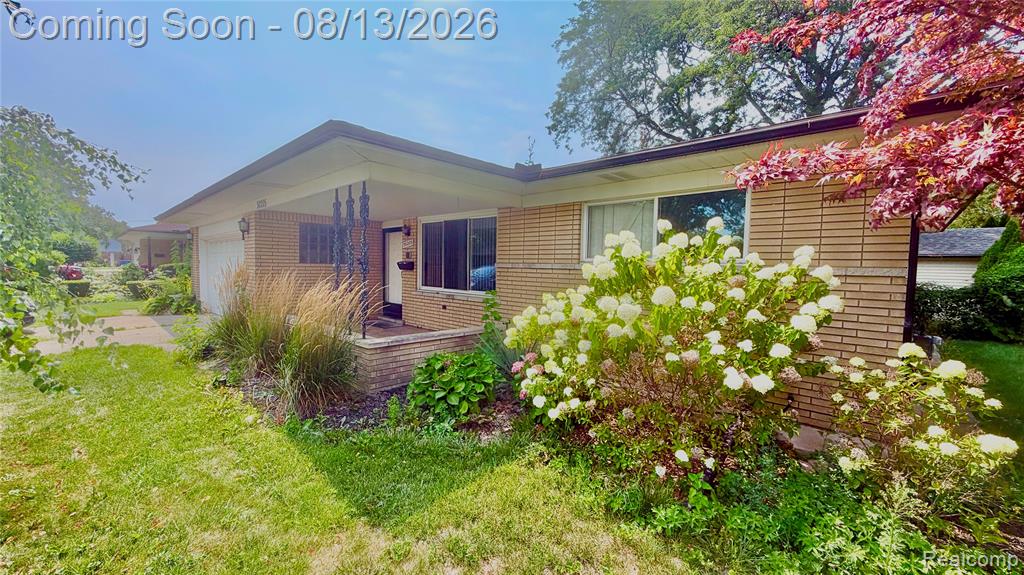 30205 Austin Drive, Warren, MI 48092