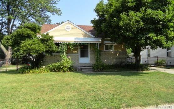 8265 Chapp Avenue, Warren, MI 48089 — front exterior