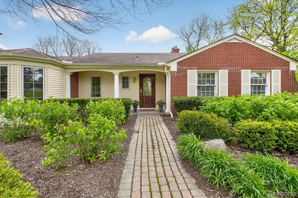 13960 Ridgewood Drive, Plymouth, MI 48170 — Photo 6