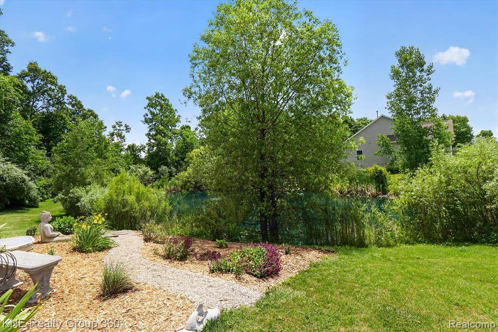 7067 Glenmeadow Court, Grand Blanc, MI 48439 — Photo 55