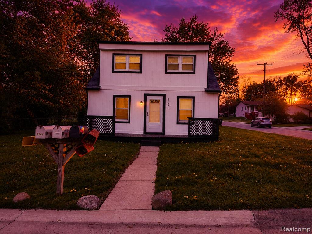 22851 Colgate Street, Farmington, MI 48336