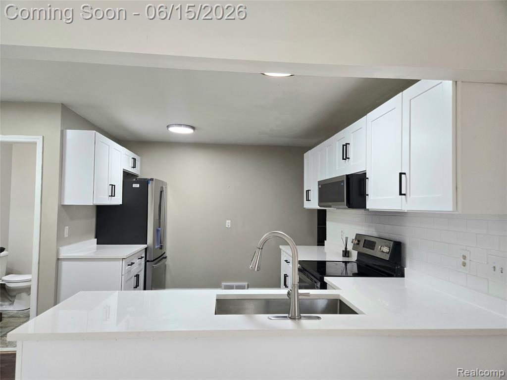 39857 John Drive, Canton, MI 48187 — Photo 15