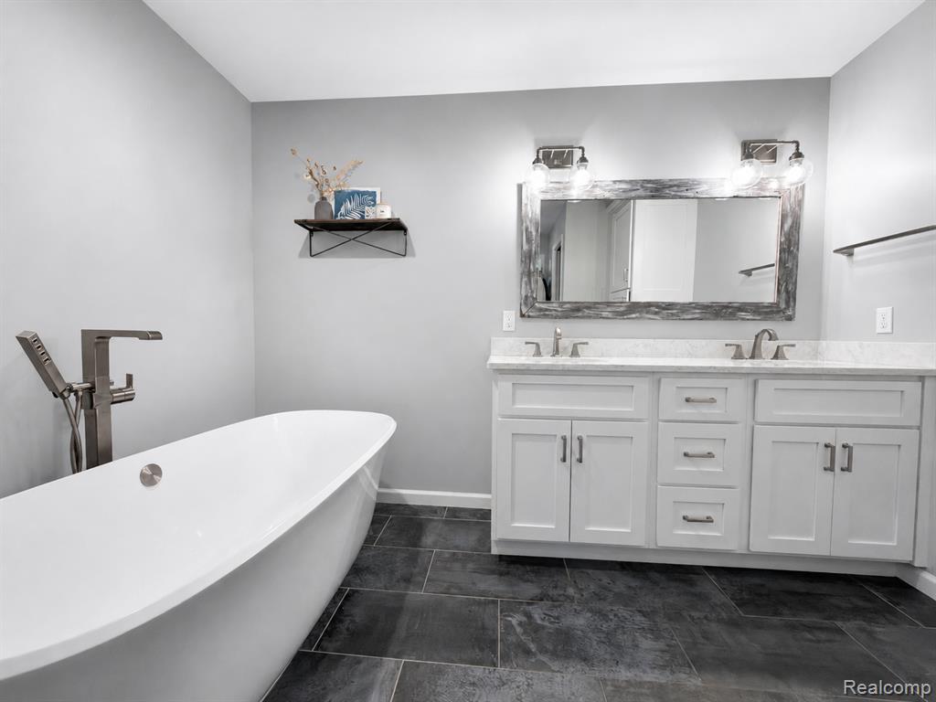 1330 Meadow Green Lane, Linden, MI 48451 — Photo 20