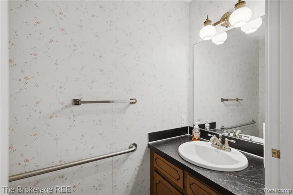 4375 Esta Drive, Flint, MI 48506 — Photo 29