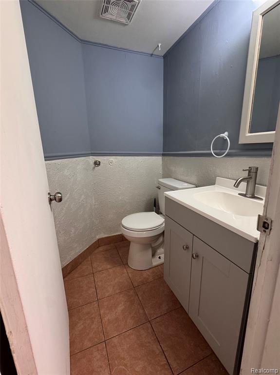 8557 Winchester Drive, Sterling Heights, MI 48313 — Photo 11