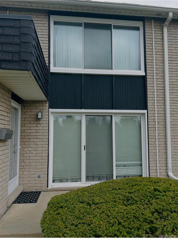 8259 Karam Boulevard, Warren, MI 48093 — front exterior