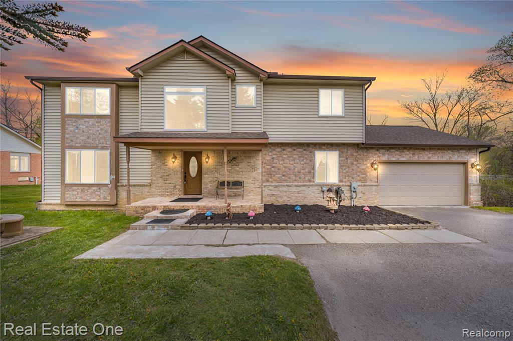 7295 W Maple Road, West Bloomfield, MI — front exterior