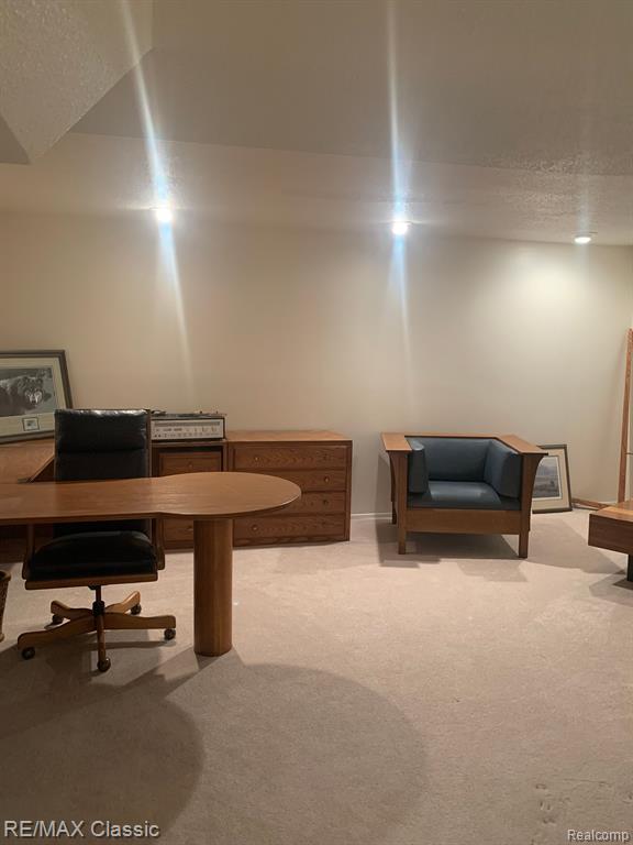 22260 PONDVIEW, Novi, MI — Photo 14