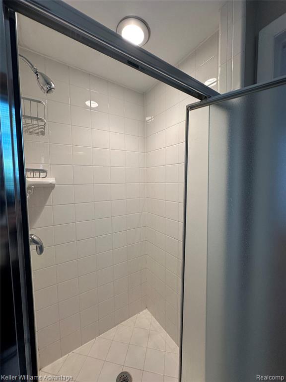 5529 Pembury, West Bloomfield, MI — Photo 14