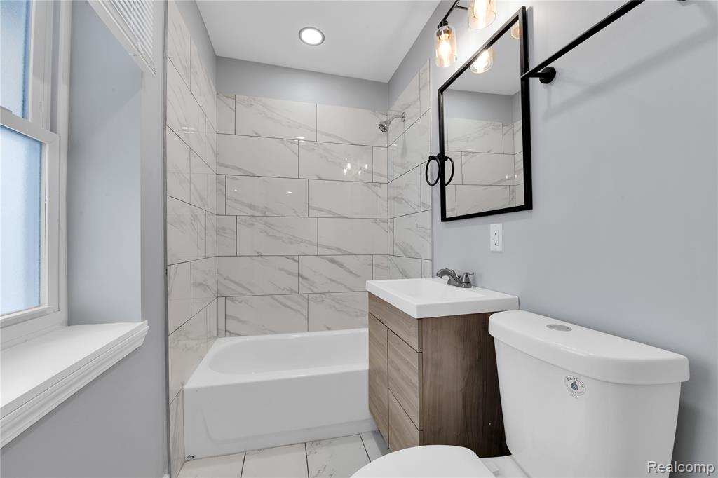 2653 LOTHROP Street, Detroit, MI 48206 — Photo 24