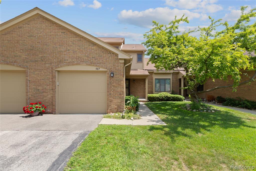 587 Tennyson, Rochester Hills, MI 48307 — Photo 2