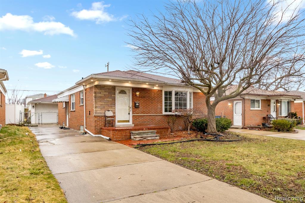 6483 N SILVERY Lane, Dearborn Heights, MI 48127 — front exterior