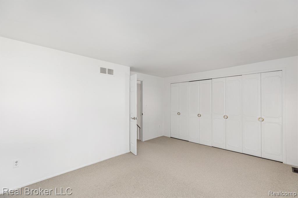 1448 BRENTWOOD Drive, Troy, MI 48098 — Photo 23