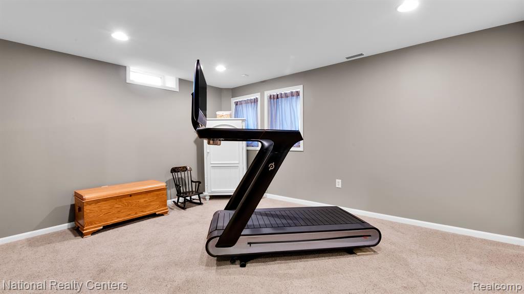 9634 Wexford Drive, Ypsilanti, MI 48198 — Photo 28