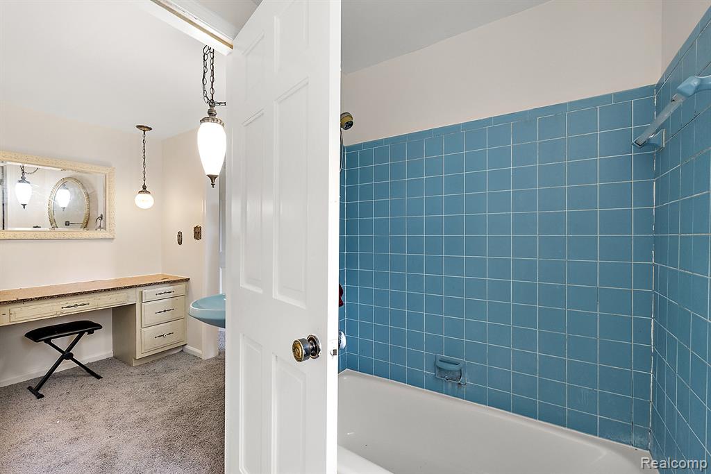 4378 Compton Way, Bloomfield Hills, MI 48302 — Photo 54
