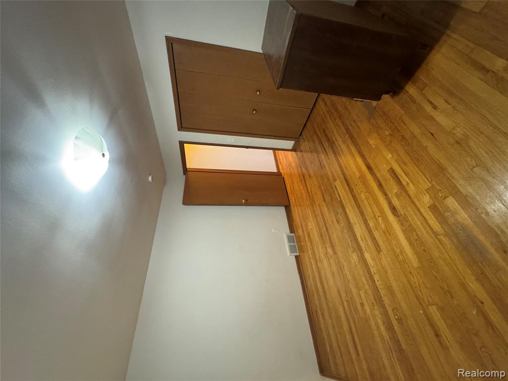8309 Potomac Street, Center Line, MI 48015 — Photo 13