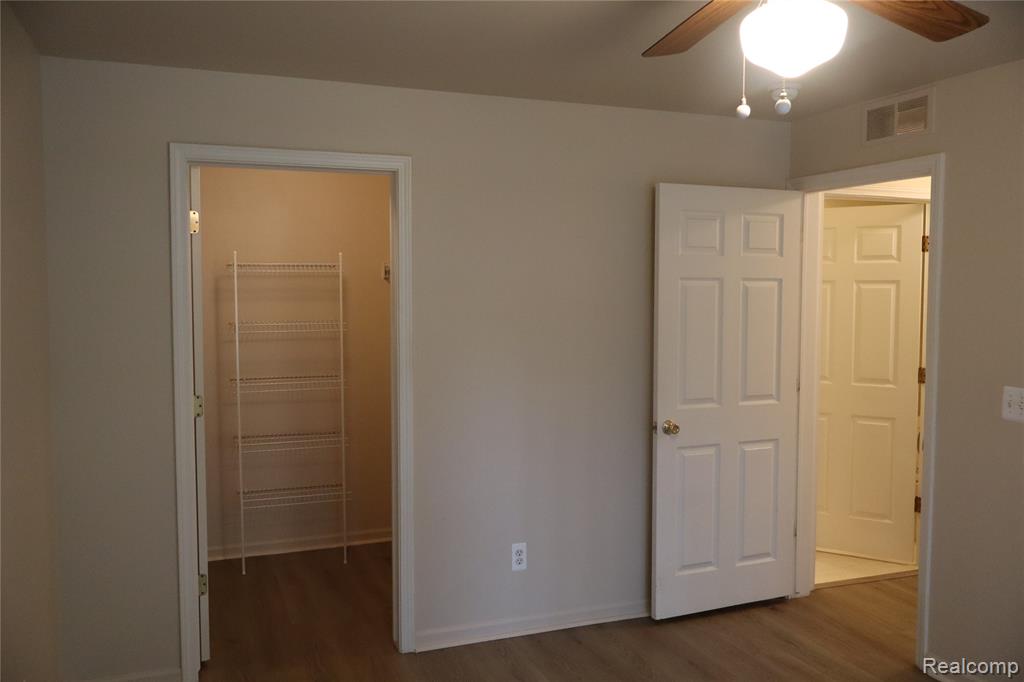 4580 BERKSHIRE Drive, Sterling Heights, MI 48314 — Photo 27