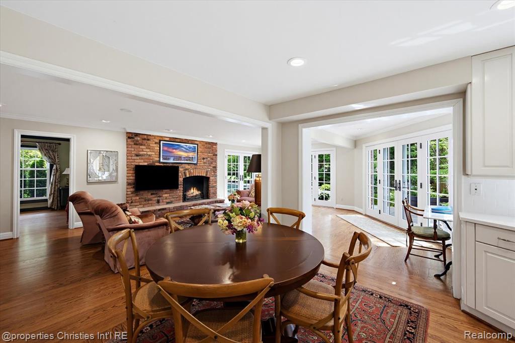 950 E Glengarry Circle, Bloomfield Hills, MI 48301 — Photo 23