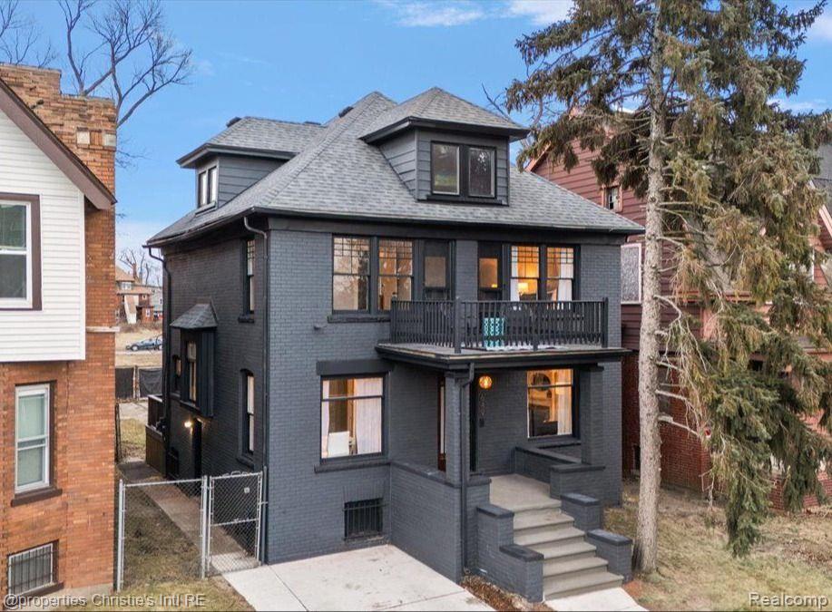 649 GLADSTONE Street, Detroit, MI 48202 — Photo 2