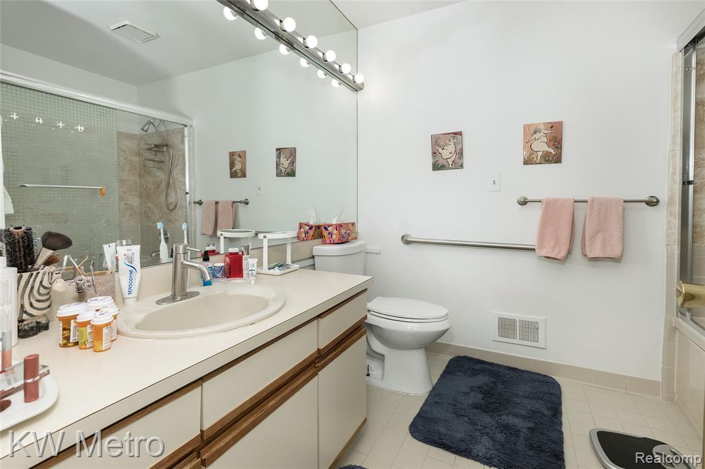6129 Westbrooke Drive, West Bloomfield, MI — Photo 24