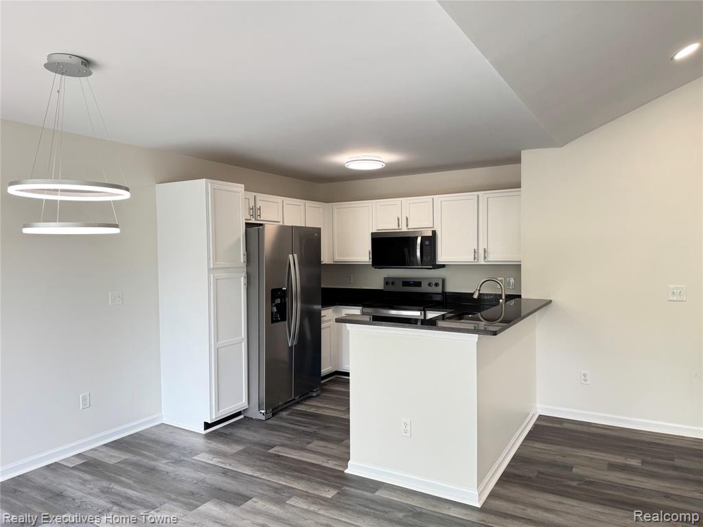 43940 Elm Drive, Sterling Heights, MI 48313 — Photo 10