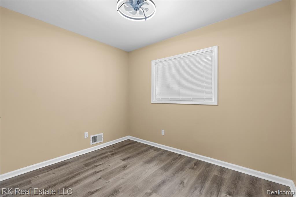 23290 Rosalind Avenue, Eastpointe, MI 48021 — Photo 19