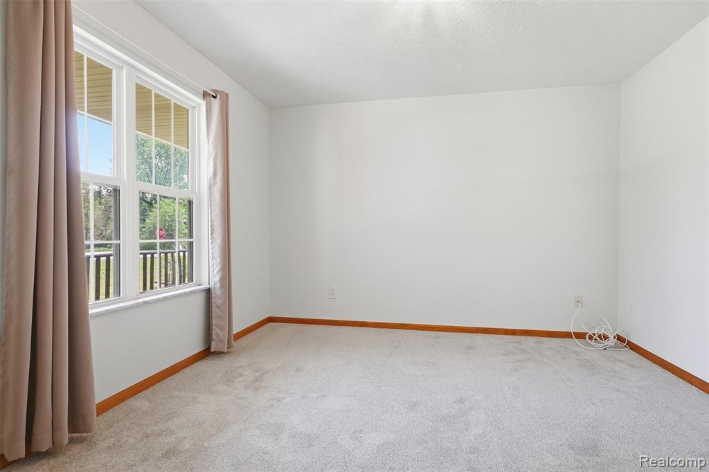 4482 Pleasant Valley Road, Brighton, MI 48114 — Photo 5