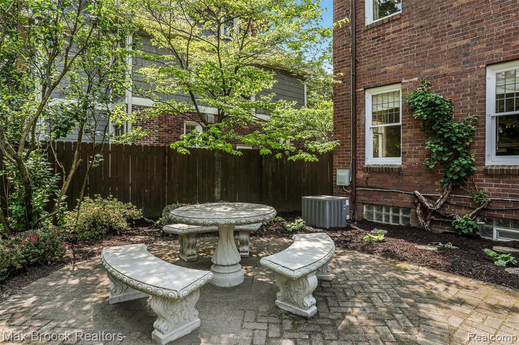 11 Sylvan Avenue, Pleasant Ridge, MI — Photo 35