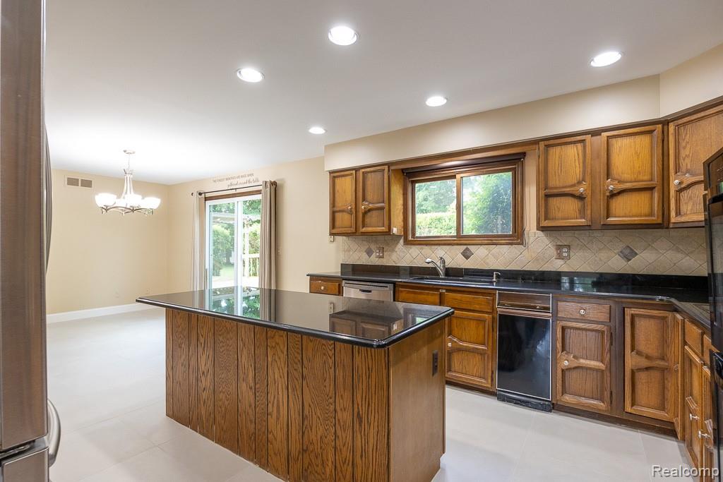 6275 Fairbrook Court, West Bloomfield, MI — Photo 12