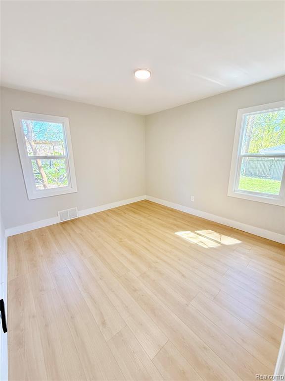 828 E Elza Avenue, Hazel Park, MI 48030 — Photo 21