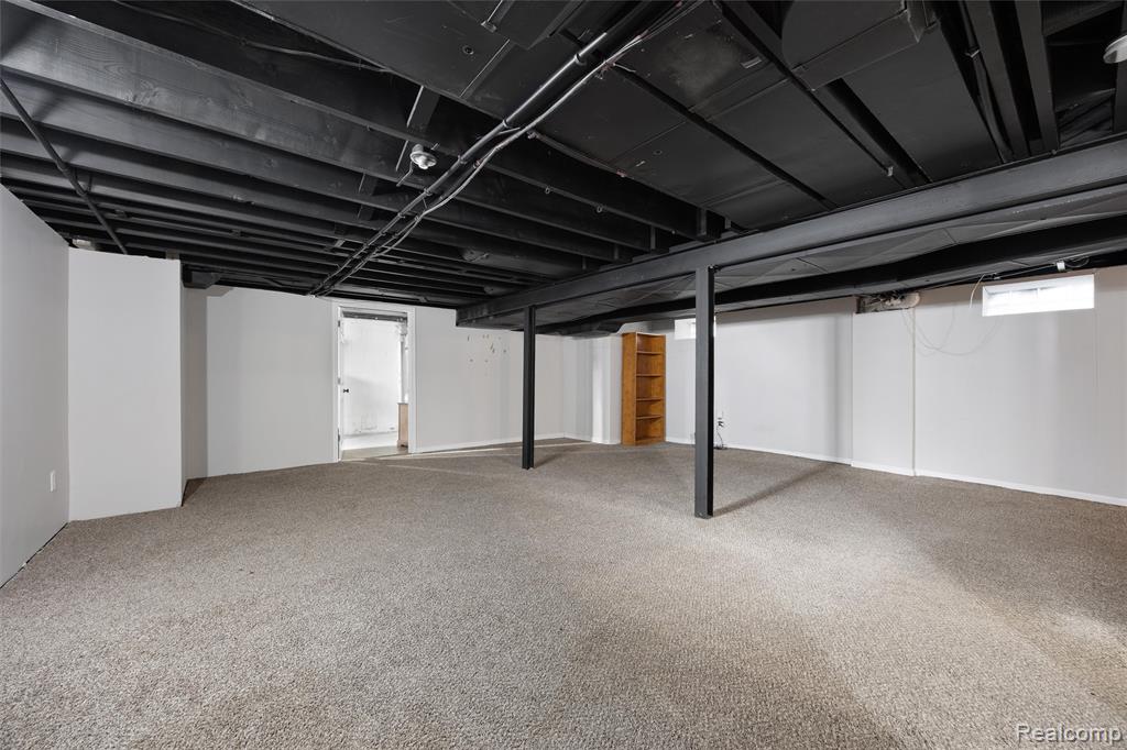 20701 Toles Lane, Grosse Pointe Woods, MI 48236 — Photo 22