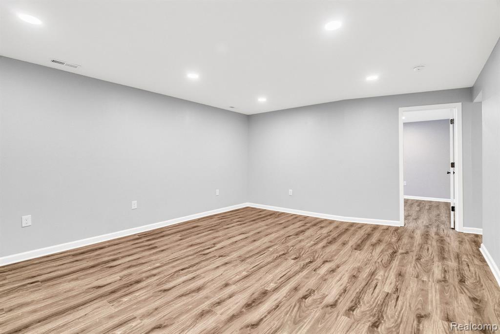 7019 Marigold Court, Grand Blanc, MI 48439 — Photo 34