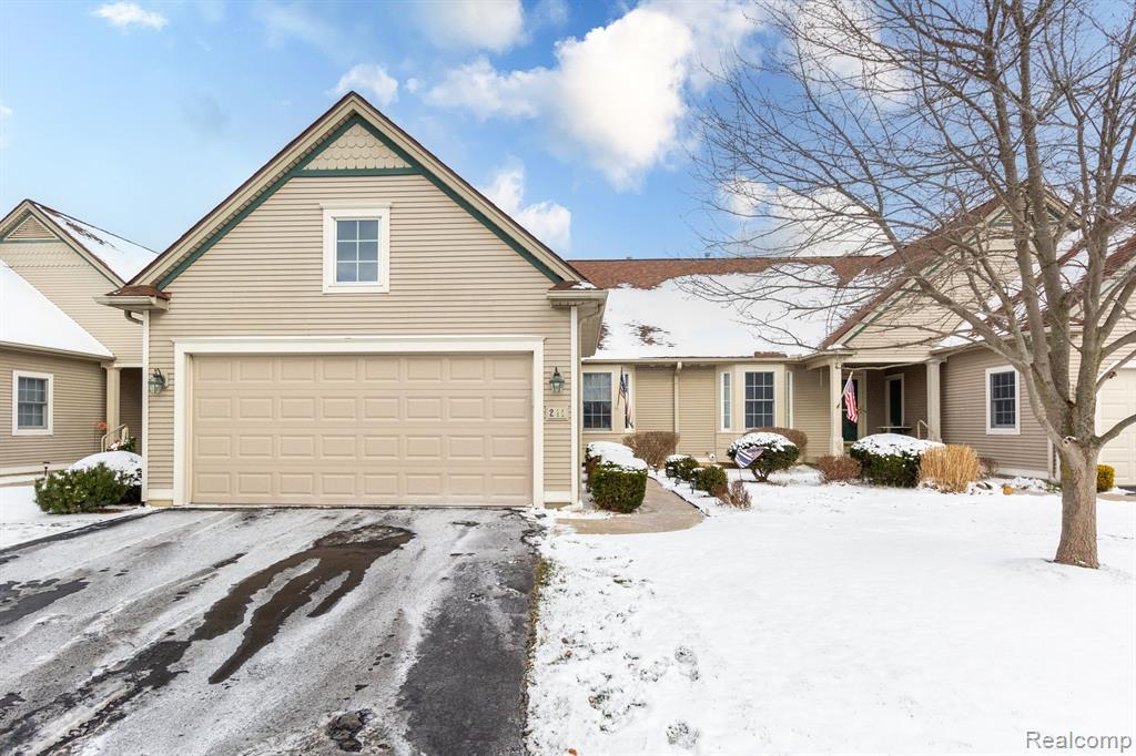 211 PIERCE LAKE Drive, Chelsea, MI 48118 — Photo 2