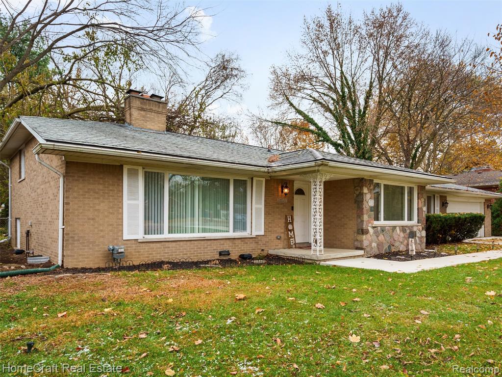 28626 SUNSET Boulevard W, Lathrup Village, MI 48076 — Photo 2