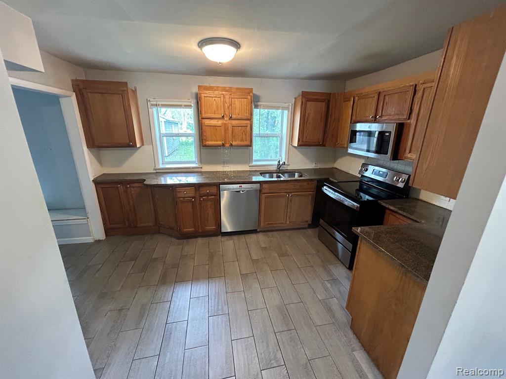 7576 STUDEBAKER Avenue, Warren, MI 48091 — Photo 6