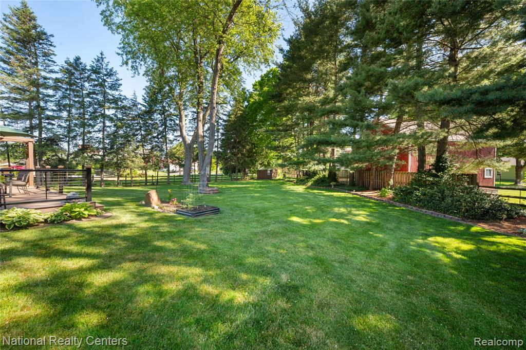 16 Lakeridge Drive, Adrian, MI 49221 — Photo 29