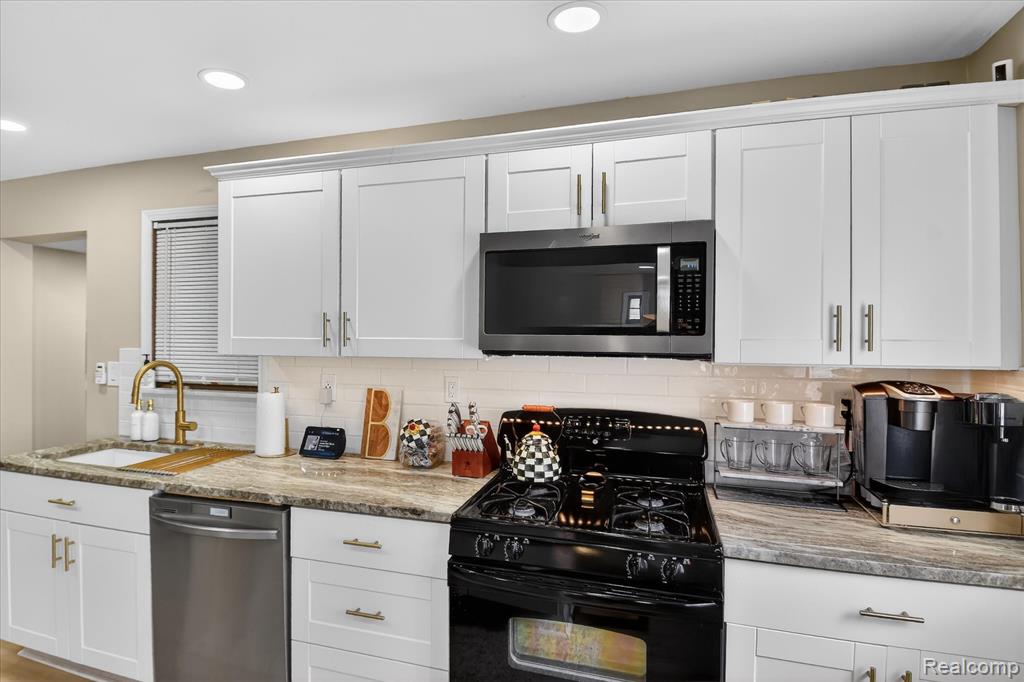 37260 Clio Street, Harrison Township, MI — Photo 11