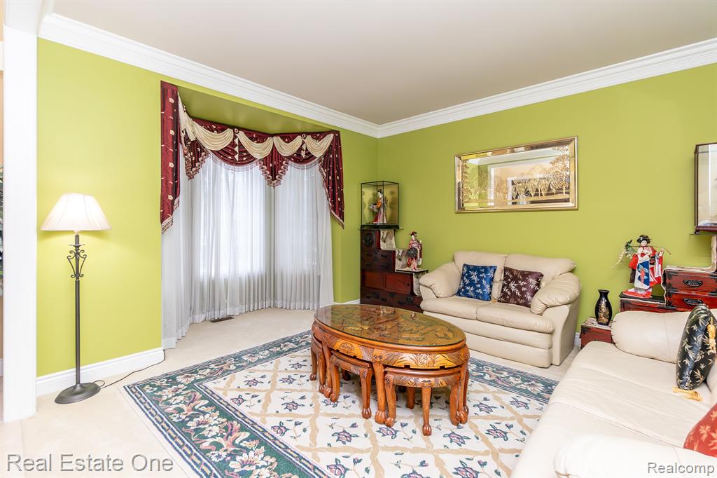 18090 Peninsula Way, Northville, MI 48168 — Photo 24