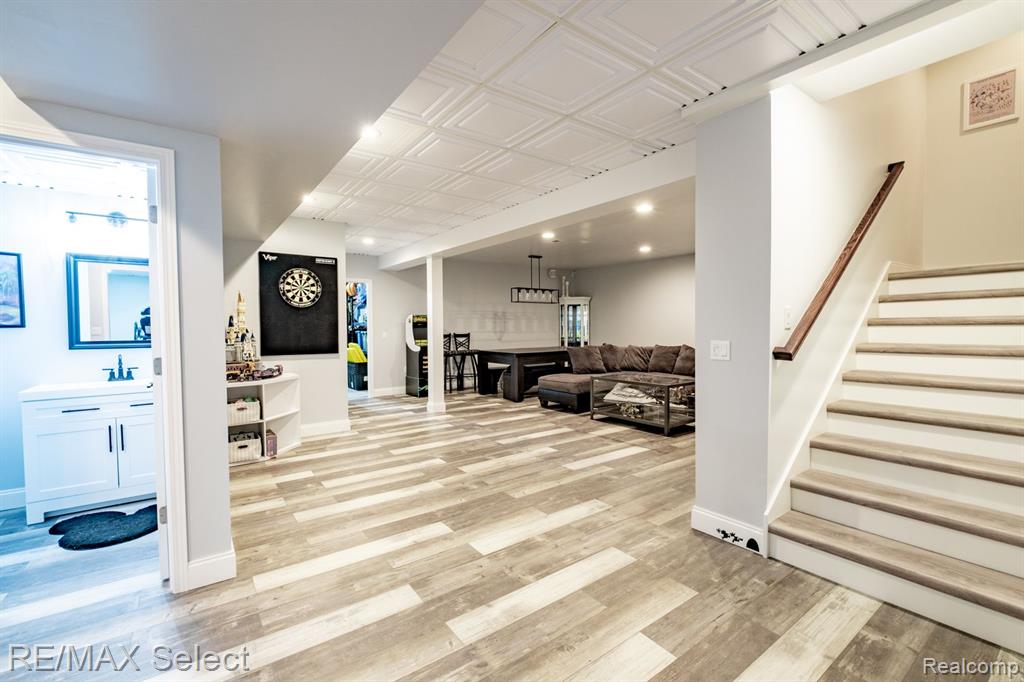 9388 MCMULLEN Circle, Fenton, MI 48430 — Photo 34