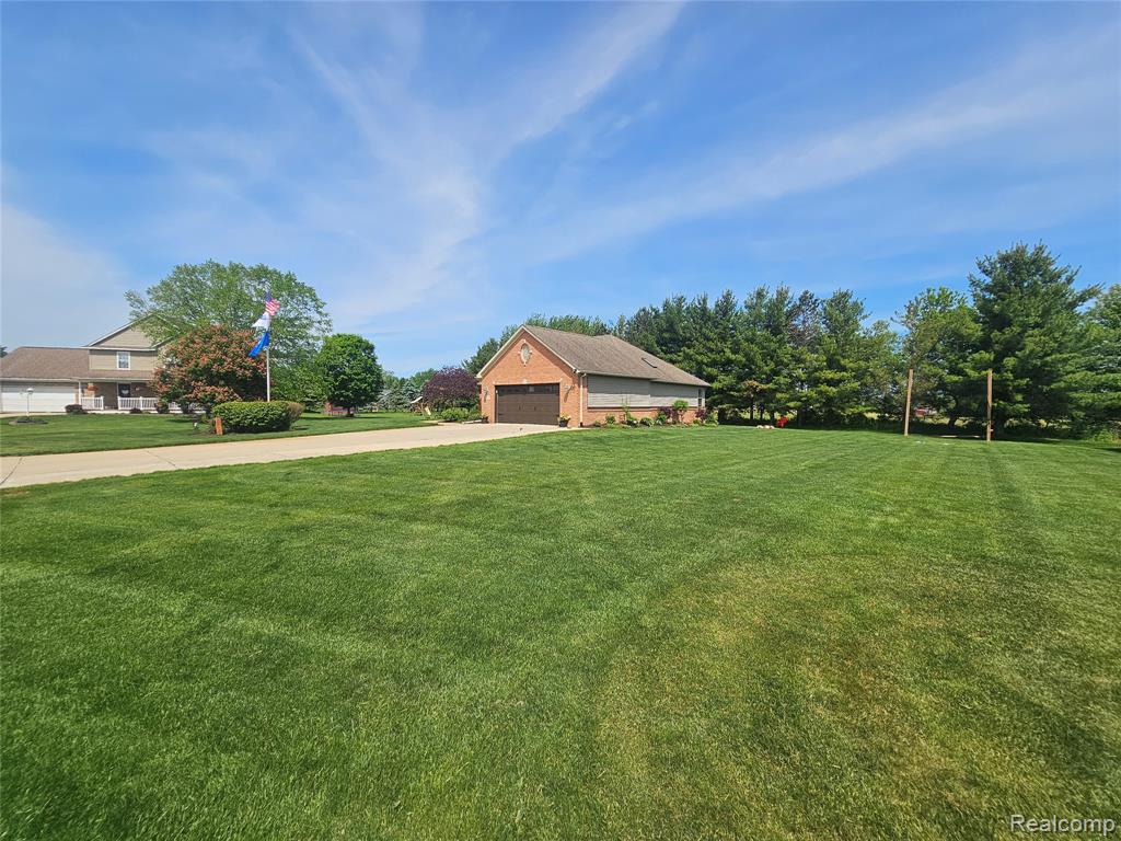 10331 Pine Valley Drive, Grand Blanc, MI 48439 — Photo 25
