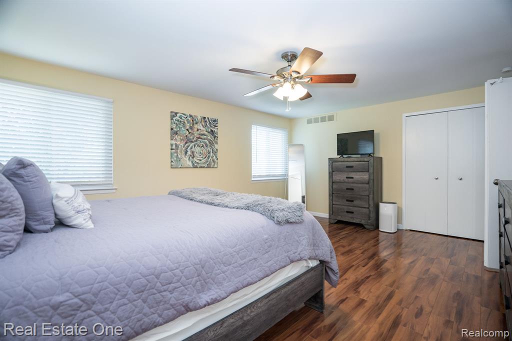 4995 Stoddard Drive, Troy, MI 48085 — Photo 22
